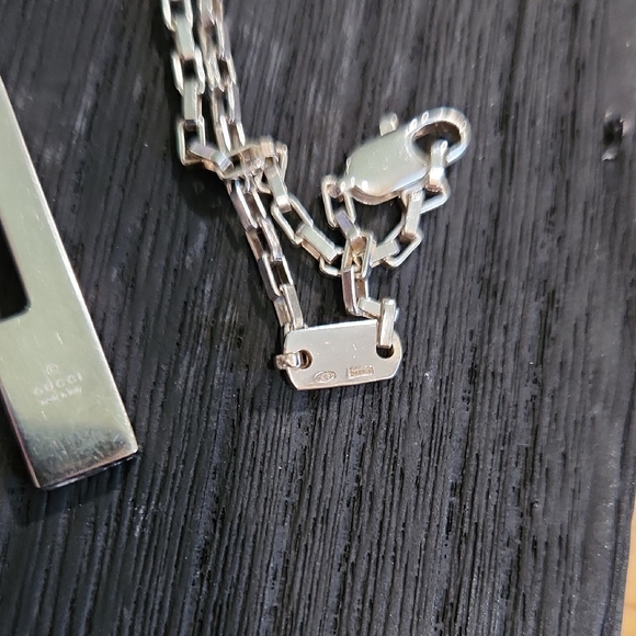 Gucci Silver Geometric Pendant Necklace - Picture 5 of 7